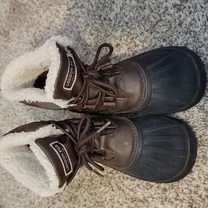 London Fog snow boots size 1